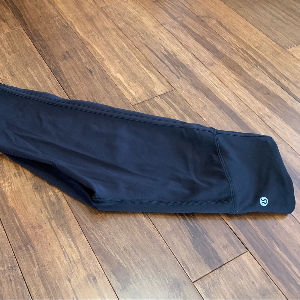 Lululemon Time To Sweat 17 in crop